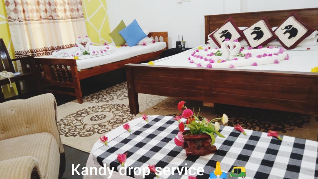 Oleena Home Stay Хабарана Екстериор снимка